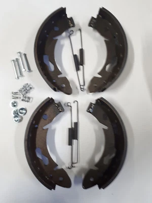 4 Bremsbacken Multicar M24 Barkas B1000 Bremsbackensatz mit Federnsatz NEU - Bild 1 von 2