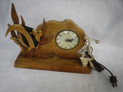 VINTAGE WOOD DESK CLOCK FISH BOWLING TROPHY LANSHIRE ELECTRIC TESTED USA Cover
