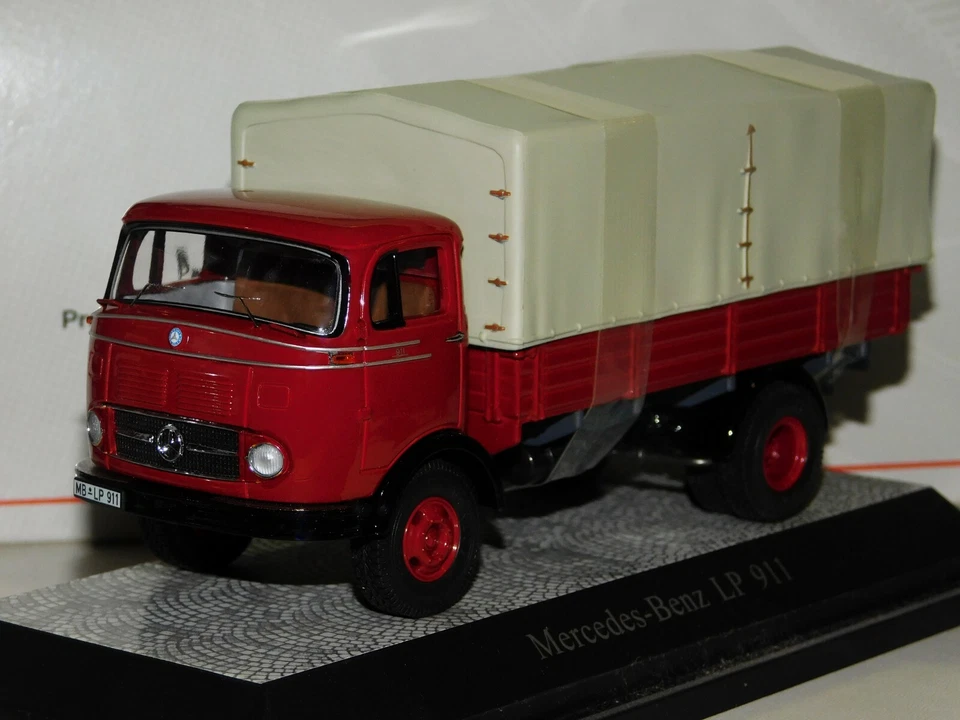 MERCEDES BENZ LP911 PRITSCHE DARK RED PREMIUM CLASSIXXS LIM. 12152 1:43  - Image 1 of 1