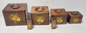 Vintage 5-teiliges Blumendesign Holz Set verschachtelte Kanister mit Deckel & Salz & Pfefferstreuer - Bild 1 von 6