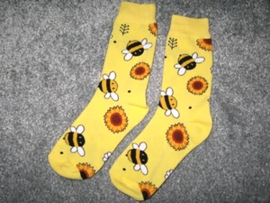 Bees & Flowers Ladies Cotton Rich Socks Yellow Size 4 - 7 - Picture 1 of 1