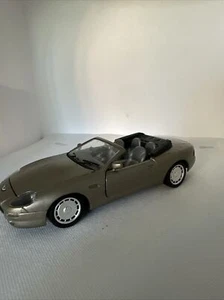 GUILOY Aston Martin DB7 1/24th Scale Model Car - Picture 1 of 5