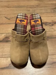Rocket Dog Brown Suede Studded Wedge Mules Clogs Slip On Heels Y2K Size 8 ~ EUC - Picture 1 of 8