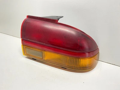 Lámpara de luz trasera lado pasajero derecho Saturn S Series 1993-1995 OEM, 166-01481 Foto 1 de 4