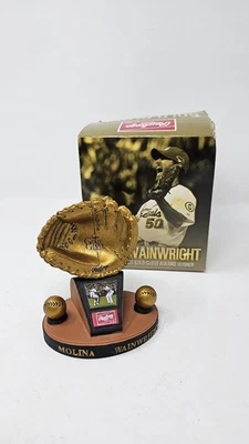 Guante de Oro Yadier Molina & Adam Wainwright 6 veces Rawlings... (SGA) Foto 1 de 4