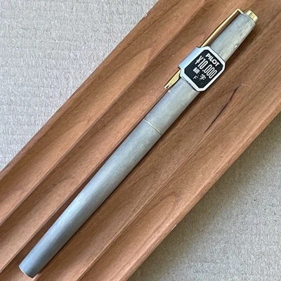 Pluma Estilográfica Pilot Acero Inoxidable Cepillado Barril 18K 750 F Nuevo en Caja Hecha en Japón Foto 1 de 4