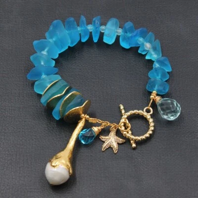 Brazalete de perlas Keshi chapado en oro de cuarzo de vidrio azul natural circonita cúbica con dijes de estrellas de mar Foto 1 de 4