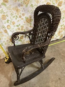 Vintage Brown Wicker Rattan Children’s/ Dolls Rocking Chair Lloyd Loom Style - Picture 1 of 16
