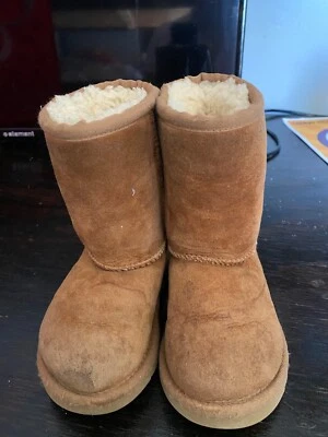 New UGG Toddler Classic II Boots Chestnut 1017703T T / CHE Size 8 - Image 1 of 4