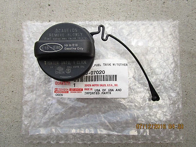 11-14 TOYOTA PRIUS BASE C V TAPA TANQUE GASOLINA COMBUSTIBLE CON CORREA NUEVO Foto 1 de 2