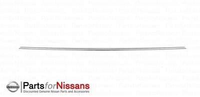 Genuine Nissan Hardbody Upper Windshield Reveal Molding 72752-01G01 - Image 1 of 3