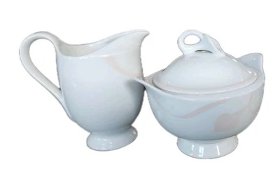 Mikasa Estilo Clásico Melocotón Cala Lirio China Fina Azúcar Cuenco con Tapa y Crema Foto 1 de 4