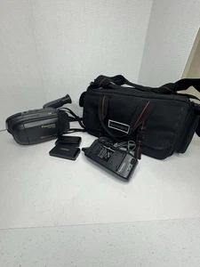 Panasonic Palmcorder VHS-C PV-L557D 3 Batteries, Charger And Bag Tested Working - Picture 1 of 11