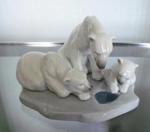 Lladro Porcelain Spain Polar Bear Figural Group 1984   6.25 x 5 x 3.75 #1443 - Picture 1 of 9