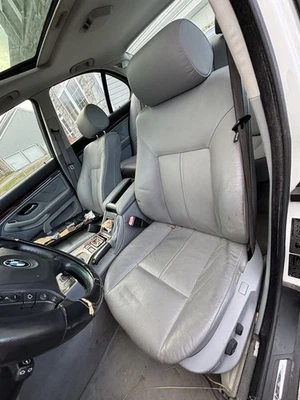 Par de asientos delanteros completos de cuero gris OEM BMW E39 540I 530I E38 740I Foto 1 de 4