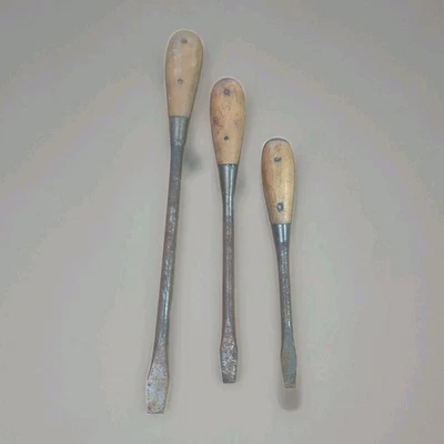 Vintage Irwin Perfect Handle Flat Head Screwdriver Set - Image 1 of 4