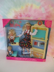 Lehrer Barbie mit Schülern #13914 - Mattel - NRFB - kostenloser Versand - Bild 1 von 5