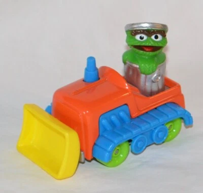 Bulldozer de colección 1982 Playskool Oscar The Grouch Sesame Street Diecast casi nuevo Foto 1 de 4