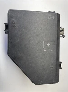 Used Fuse Box fits: 2008 Gmc Acadia w/o tow package w/HID with halogen high beam - Picture 1 of 14