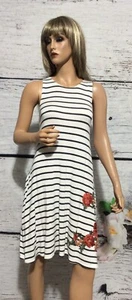 WOMEN'S SOCIALITE STRIPED SLEEVELESS SHIFT EMBRODERED DRESS ~ SIZE MEDIUM - Picture 1 of 4