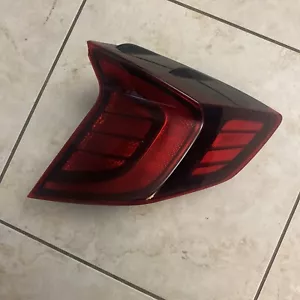 2020-2023 HYUNDAI SONATA RH RIGHT PASSENGER TAIL LIGHT LAMP OEM - Picture 1 of 7