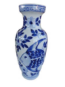Jarrón chino de porcelana azul y blanco pintado a mano pescado floral estilo Qianlong de colección - Imagen 1 de 13