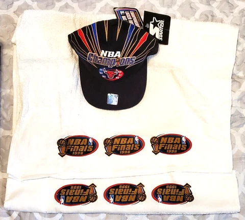 Vintage NEW Chicago Bulls 1998 Locker Room Starter Hat & Towel Deadstock Jordan Cover