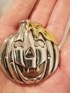 Spilla Lanterna Jack O Zucca Halloween Gioielli Vintage Firmata Miglior Argento - Foto 1 di 12