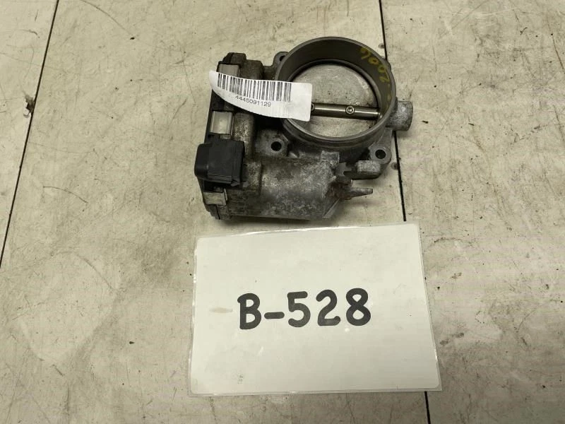 Chrysler Crossfire Limited 2006 carrocería del acelerador OEM+ Foto 1 de 4