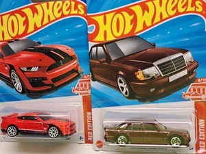 Ford Mustang Shelby GT500 2020 y Mercedes Benz edición roja Hot Wheels (juego de 2) - Imagen 1 de 9