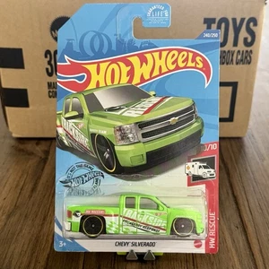 🔥 Hot Wheels Treasure Hunt Chevy Silverado Green - 25th Year TH Anniversary - Picture 1 of 8