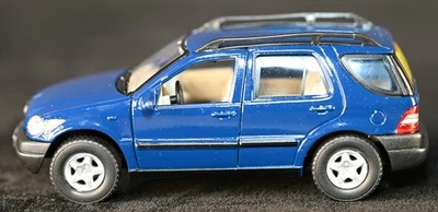 Mercedes-Benz Clase M ML320 1:43 Diecast Road Monster Hongwell Foto 1 de 4