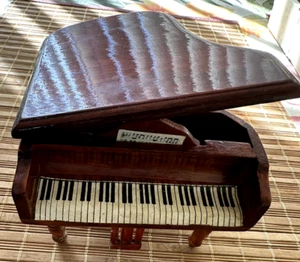 1:12 Scale Dollhouse Furniture Mahogony Baby Grand Piano - Picture 1 of 4