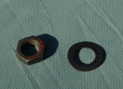 Tuerca de bloqueo del volante Porsche 944 1986-1991 con lavadora OEM 944 924 Foto 1 de 2