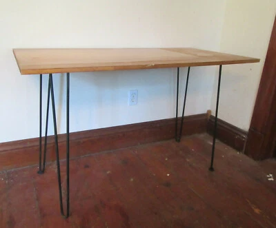 Mesa de madera clara patas horquilla moderna vintage MCM mediados de siglo 48" x 24" Foto 1 de 4