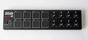 AKAI Professional LPD8 Portable USB-powered Midi Controller - Bild 1 von 3