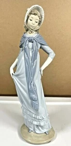 NAO by LLADRO #290 LADY WITH A SHAWL - Picture 1 of 10