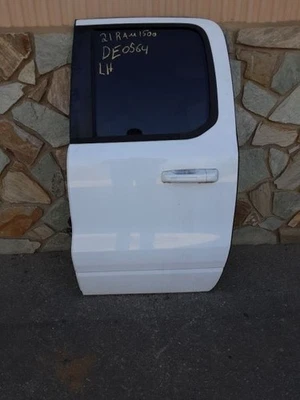 2019 2020 2021 2022 2023 RAM 1500 montaje puerta trasera conductor izquierdo cabina cuádruple blanco Foto 1 de 4