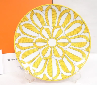 Hermes Dinner Plate Tablewear Soleil d'Hermes Yellow Porcelain 53220170300 y - Image 1 of 4