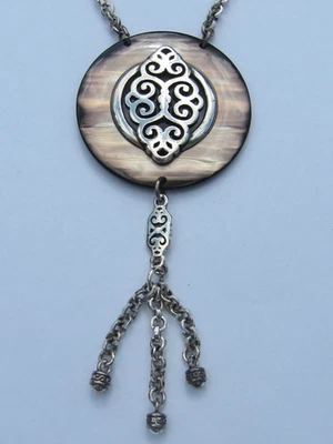 BRIGHTON Ginebra Shell Colgante Plata Largo Declaración Collar Foto 1 de 4