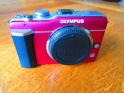 Olympus PEN E-PL1 12.3MP Digital Camera - Red (Body only) - Image 1 of 4