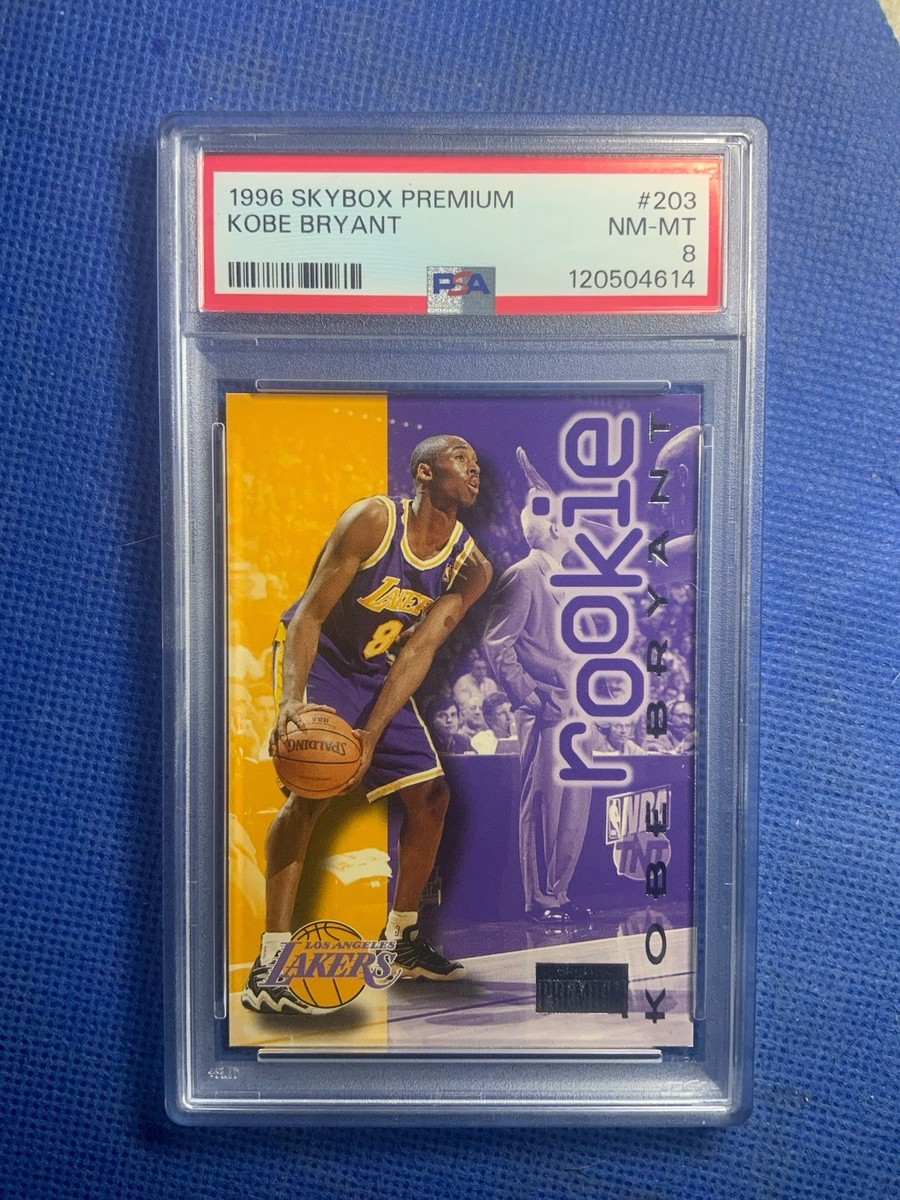サプライ・アクセサリ・グッズ Kobe Bryant 1996 Skybox Rookie 96-97 Skybox Z-Force Kobe Bryant #142 Rookie Card PSA 7 NEAR