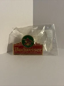 Budweiser King of the Beers Sea World Pin New and Sealed - Picture 1 of 3