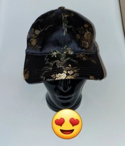 Womans Time And True Cap Hat Black/gold - Picture 1 of 8