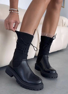 Women's Black Fashion Combat Boots — 第 1/3 张图片