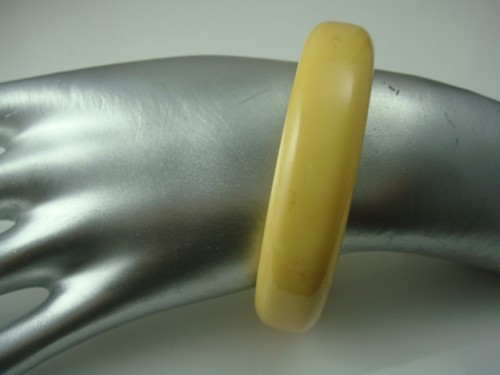 VALENTINO BRACCIALE VINTAGE METÀ SECOLO GROSSO GIALLO 6 1 2" RESINA COMPOSITA