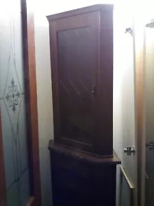 Carved Solid Oak and Leaded Glass Corner Display Cabinet in beautiful condition. - Picture 1 of 2