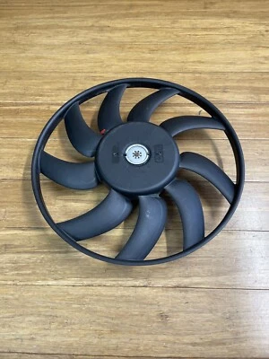 Audi A5 2013-2017 motor 2,0 L ventilador de refrigeración motor OEM 64 k millas *NOTA* Foto 1 de 4