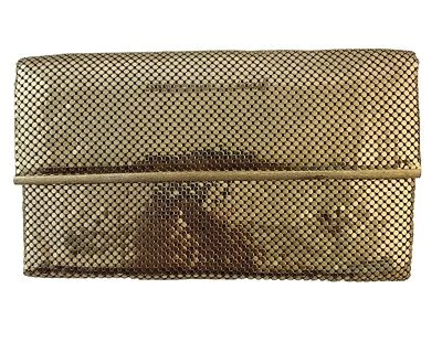 Винтажный золотой сетчатый клатч Whiting and Davis с розовым атласным интерьером и зеркалом - Изображение 1 из 4