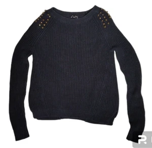 Studded Shoulder Black Sweater Pullover Women’s XS Cotton blend Rock Punk Grunge - Picture 1 of 6